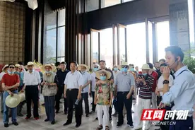 常德市政协机关离退休干部考察江南新区重点项目图片