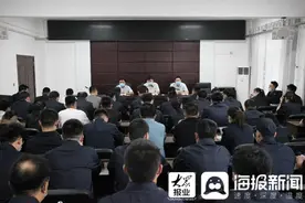 临清烟店镇出动5台挖掘机 80余人 强力拆除三处违建大型鸭棚图片