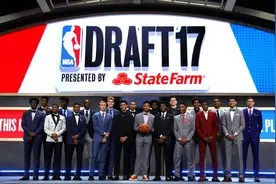 3年前的今天：富尔茨当选状元 鲍尔&塔图姆分列榜眼&探花图片