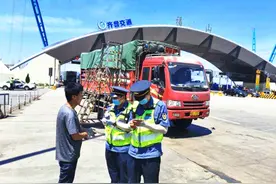 烟台福山收费站开展绿通车网约宣传活动图片