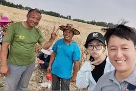 今年提了3台车，因为雷沃最让我放心的就是服务了图片