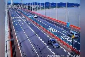 端午期间，虎门大桥仍禁止货车及40座以上客车通行图片