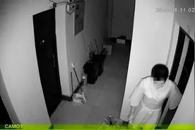 杭州男子偷女性内衣内裤偷上瘾，被查时家里翻出整整四大袋，自称为刺激晚上还会穿上出门闲逛图片