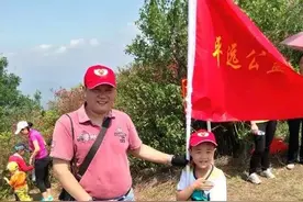 “热血孤儿”钟华文：世界以痛吻我，我却报之以歌图片