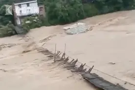 “刘德华在这里演过”綦江网红桥被洪水冲毁 官方：将申请修复图片