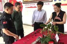 四川自贡市委常委、组织部部长陈扬杰调研高新区：点赞智能彩灯 鼓励企业重视党建引领企业文化建设图片