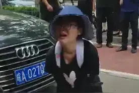 暖！老伯路边昏厥，95后实习医生边哭边做人工呼吸图片