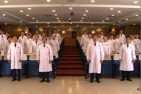 抗疫英雄共唱“战歌”催人泪下《经典咏流传》回归王源迪玛希温暖献唱图片