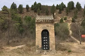 “网红”古墓之怪现状：“拍视频的比考古的人还多”图片