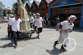 大开眼界！900多斤的大粽子见过吗？辣条粽、伤心粽了解一下图片