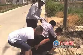 漳州：女子献血后晕倒，众路人纷纷帮忙图片