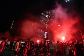 利物浦是冠军！克洛普喜极而泣感谢两大传奇图片