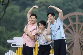 上节目学蔡徐坤跳《情人》沙溢幽默说：我得找找背上痒的感觉图片