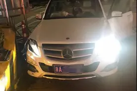 副驾驶打呼噜导致撞车 开车的老婆被呼噜声气分心了图片