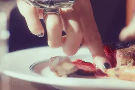 时尚中国丨暗黑女王徐睿知，告诉你什么是又飒又A的“姐系”风图片
