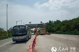经过昼夜奋战 六安叶集高速互通道路已恢复通行图片