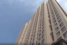 青岛30层高楼突然震动！居民吓傻了：一楼整面墙被砸了个大窟窿图片