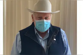 “真正的男人戴口罩”，美国前副总统切尼因一张戴口罩照片登上热门，网友却挖起黑历史图片