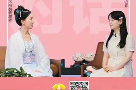 大唐不夜城“不倒翁小姐姐”：穿汉服做直播宣传西安图片