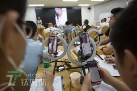 18000家MCN开始赔钱：10人进9人赔，红海变黑海图片