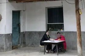 留守儿童缺乏关爱？法律拟规定家长至少每月联系一次图片