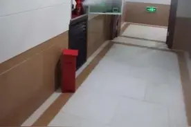 贵阳一小区，电梯里频繁下“瀑布雨”，业主发现竟是人为！警方已介入调查图片