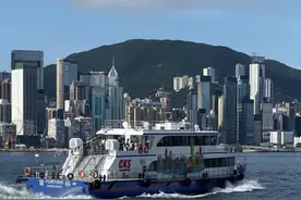 香港来往中环至红磡的渡轮航线28日再启航图片