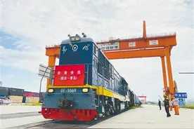 无水建港口！郑州港揭牌 推动“海上丝路”发展驶入快车道图片