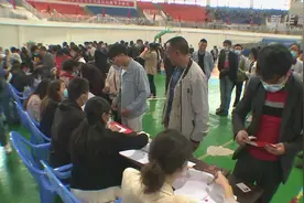 贵州威宁：六万余名群众搬入新家 易地扶贫搬迁前期工作结束图片