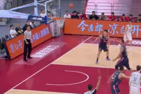 易建联加冕CBA篮板王“三旬老汉”为何这么猛？图片