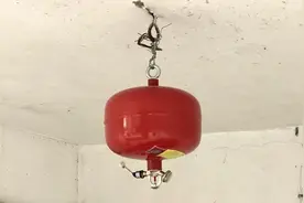 你见过这种“红灯笼”吗？据说是灭火神器，杭州消防今天实测，结果惊人图片