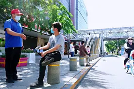 北京延庆区上线闯红灯检测系统，行人闯红灯将被抓拍曝光图片