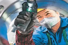 汽车“出海”，稳稳转起来图片