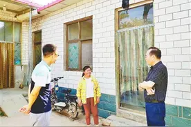 兜住贫困人口就医购药保障底线图片