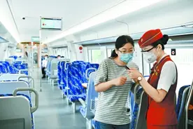 坐着火车去上班 4趟“通勤火车”提速京郊图片