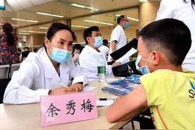 7月大癫痫宝宝病情反复难控，专家提醒药物治疗不佳要及时调整图片