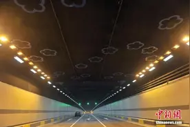 武汉开建世界最大规模城市湖底隧道工程图片