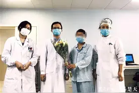 黄冈女子罹患乳癌致下半身瘫痪，江城医护隔空“话疗”助她站起来图片