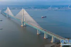 沪苏通长江公铁大桥即将通车图片