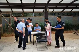 晋宁：办理电子居住证 真的很便民图片