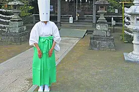 日本人过夏天要避灾驱邪图片