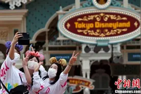 日本东京迪士尼乐园恢复开放图片