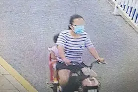 全城急寻！骑无牌车被拦下，女子丢下4岁女儿跑了！孩子爹妈你们在哪？图片