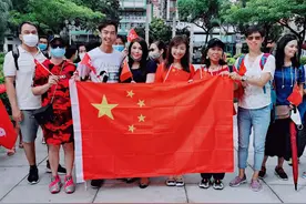 明天会更好！香港爱国市民唱国歌庆回归贺立法图片
