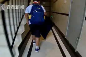不参加中考，小朋友却背着书包来到考场？真相让人哭笑不得图片
