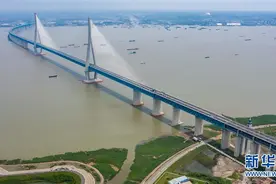 沪苏通长江公铁大桥正式开通运营图片