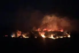 台东县绿岛传出火烧山！惊人火势影片曝光图片