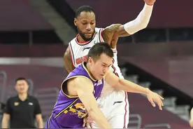 篮球——CBA复赛第一阶段：广东东莞银行对阵北京控股图片