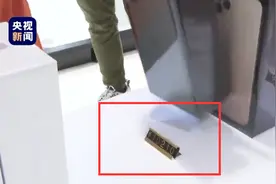 海南免税店火了：一台iPhone便宜2000多！网友：奥利给图片