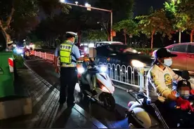 南宁交警拍了拍你：电动自行车违法“七必罚”“七必学”一定要知道图片